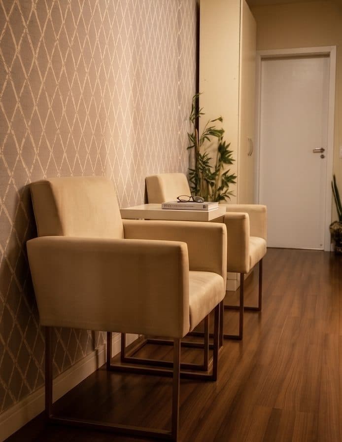 Sala de atendimento para harmonização facial na clínica em Florianópolis